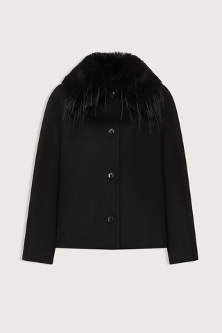 flat lay Rafe Jacket With Removable Faux Collar black Heavy wool and cashmere drap
Softly rounded shape
Fluid contour that gracefully envelops the body
Removable faux fur collar
Front button closure
90% WV 10% WS