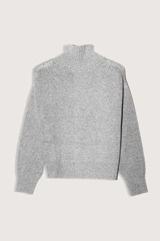 flat lay Raglan High Neck With Back Slit Sweater Grey Contemporary sweater
Tall ribbed neck
Teardrop back slit
Soft raglan lines
Rib structure
Slightly oversized fit
Crafted stitch details
100% cashmere