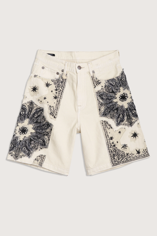 flat lay Relaxed Bermuda Applique Short ecru Loose fit
Long shorts
Multi cargo pocket details
Pleats at the waist
Darts at the knee
Japanese paper blend twill
Bandana motif applique applied
67% Cotton, 33% Paper