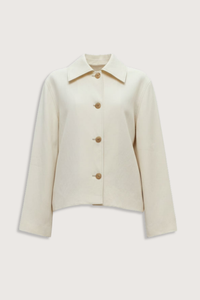 flat lay Remi Cropped Jacket greige white Hip-length
Boxy unisex fit
Field cloth
Welt button-front closures
Rich tonal buttons
cotton poly blend
Chore coat style collar