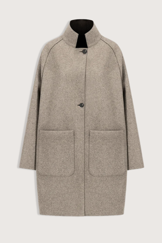 flat lay Reversible Cape With Loro Piana taupe and brown Raglan cape
Unlined
Reversible cape
Long sleeve
2 button fastening
Stand-up collar
Big patch pocket on both internal and external layer
Single layer in double colour wool
Raw-edge finish