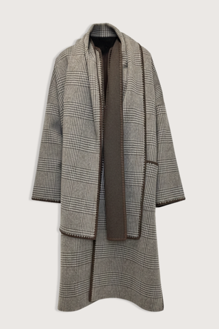 flat lay Reversible Scarf Double Glen Check Coat dusty brown Collarless coat
Detachable scarf reversible
Solid brown
Dropped shoulders
Patch pockets
Blanket-stitch edging
High side slit
80% wool, 10% mohair, 10% polyamide