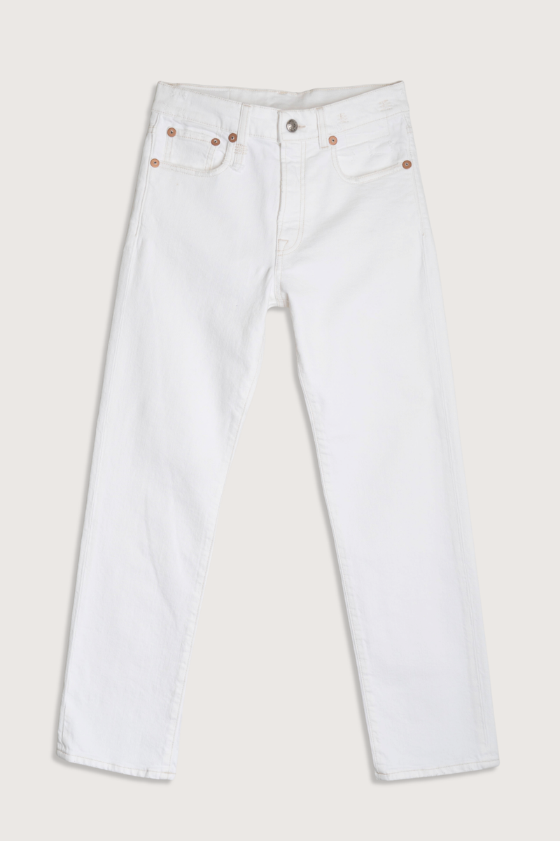 flat lay Romeo Stretch Jean Mid-rise
Slim-straight leg
3x1 comfort stretch
12oz white denim cotton
Made in Italy