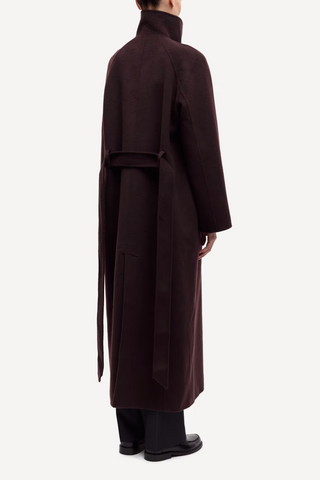 back profile model wearing Sahanne Wool Blend Coat black coffee brown oversized fit double breasted detachable waist tie