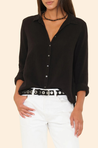 front profile model wearing Scout Gauze Shirt Black cotton Button down
Chelsea Gauze
Long sleeves
Easy fit