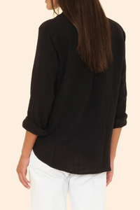 back profile model wearing Scout Gauze Shirt Black cotton Button down
Chelsea Gauze
Long sleeves
Easy fit