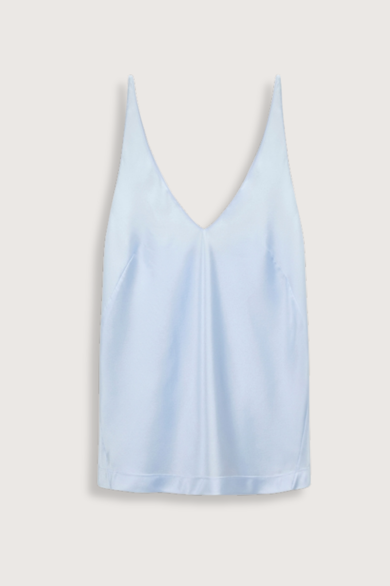 flat lay Sense Of Shine Top Sky blue V-neck camisole in stretch satin
Bias cut
Loosely fitted