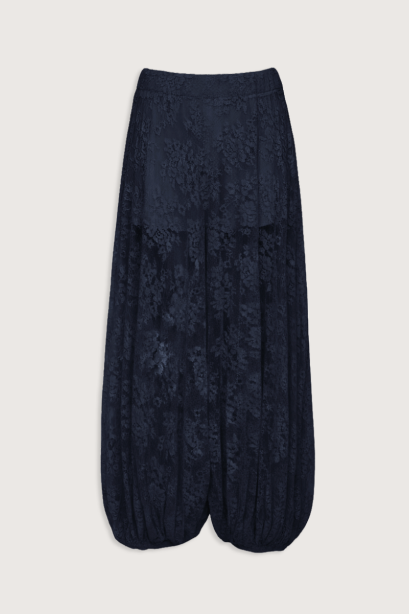flat lay Sharleen Lace Pant Navy Voluminous balloon silhouette
Pleated elasticized waistband
Sheer floral lace
Self-51% cotton, 49% polyester
Slip on

Elasticized waist
