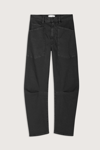 flat lay Shon Brushed Pant Twill Carbon 
Strategically placed seams forming a curved silhouette
High-rise
Gently tapered
Topstitched patch pockets
cotton