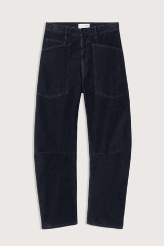 flat lay Shon Corduroy Pant Charcoal Flat front
Mid-rise
Relaxed fit pant
Stretch corduroy
Curved silhouette
Easy tapered legs
Seam detail at knees
Zip fly with hidden hook and bar closure
Hidden button closure
Top-stitched front and back patch pockets
Belt loops
93% COTTON, 6% POLYESTER, 1% POLYURETHANE