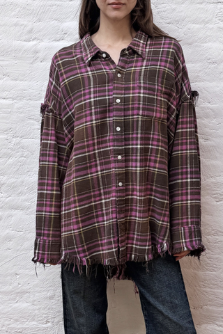 front profile model wearing Shredded Seam Drop Neck Shirt brown pink plaid Japanese fabric
Oversized fit
Classic collar
Button down
Frayed hem and cuff
Chest pocket
100% Cotton