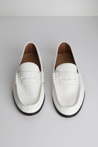top profile soft leather loafer white traditional penny strap
Leather upper and lining Wide signature side number on the side