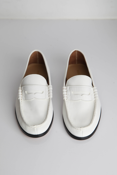 top profile soft leather loafer white traditional penny strap
Leather upper and lining Wide signature side number on the side