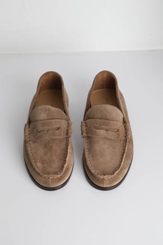 top profile Soft Loafer Suede taupe traditional penny strap
Super soft leather
Leather upper and lining  Wide signature side number on the side