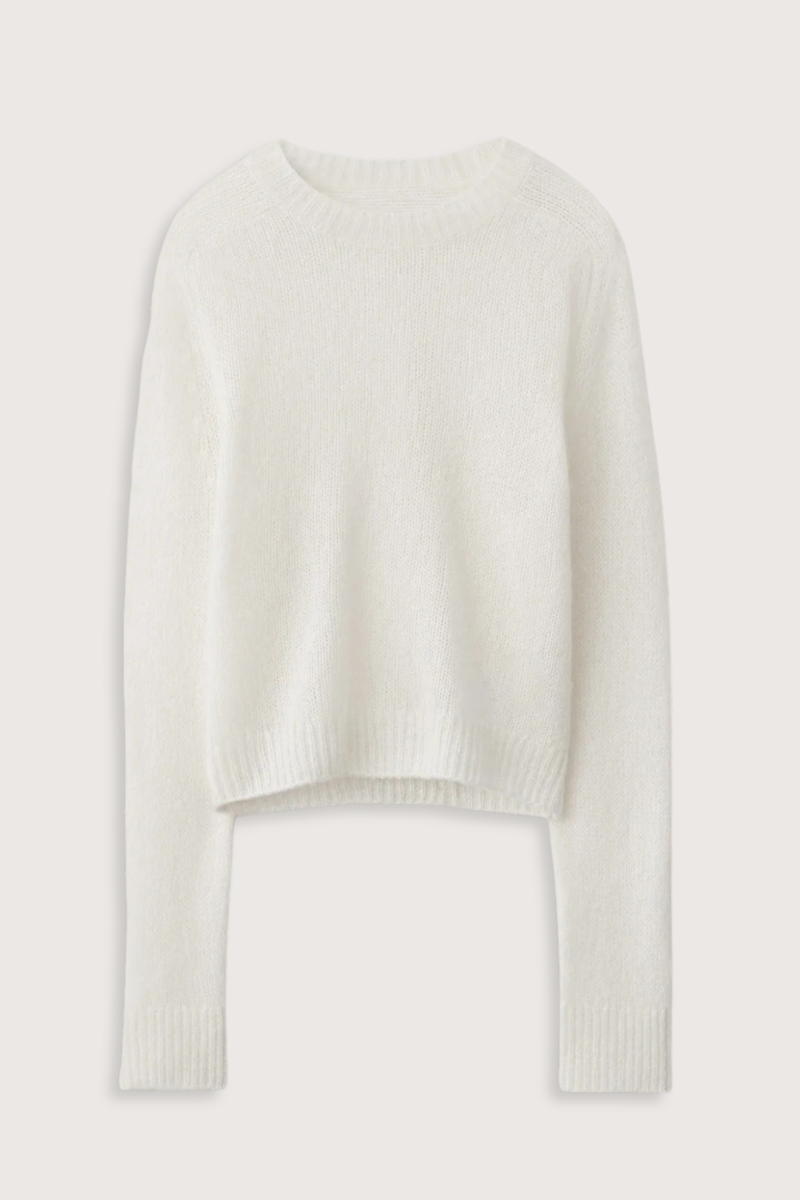 flat lay Solene  Cashmere/Silk Sweater Cream Textured silk cashmere
Regular fit
Cropped silhouette
Round neck
Raglan shoulder
Full-length sleeves
Ribbed hem.