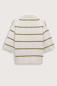 back flat lay Sporty Statement Sweater White Ginger Trio 70 % Virgin wool (Merino), 30 % Cashmere
Two-tone fine stripe Merino-cashmere knit top with polo collar
Cotton collar and button placket with topstitching
Hidden button closures
