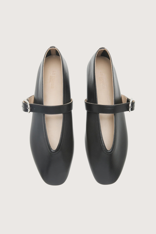 top profile Stella Slipper With Buckle  -Lambskin Leather black Handcrafted
Lambskin leather
Silver buckle-fastening
Cushioned calf leather insole
Leather piping
8mm heel