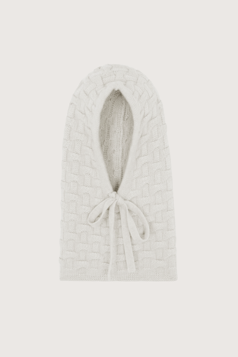 flat lay Sybel Matelina Basket Weave Hat Blanc Cabled cashmere hood
Secure tie closure that frames the face
100% premium cashmere
Refined 6-threads jersey knit
Straight-cut design
53 cm in length and 28 cm in width