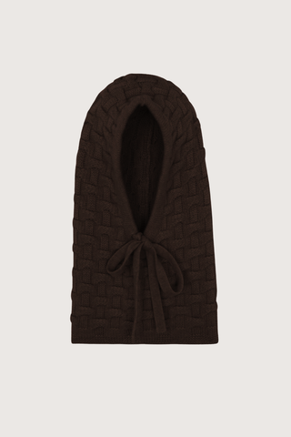 flat lay Sybel Matelina Basket Weave Hat Marron Cabled cashmere hood
Secure tie closure that frames the face
100% premium cashmere
Refined 6-threads jersey knit
Straight-cut design
53 cm in length and 28 cm in width