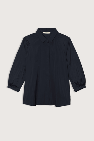 flat lay Taffeta Short Sleeve Blouse Navy 100% Polyester
Classic collar
3/4 bubble sleeve
Hidden front button closure except for top button