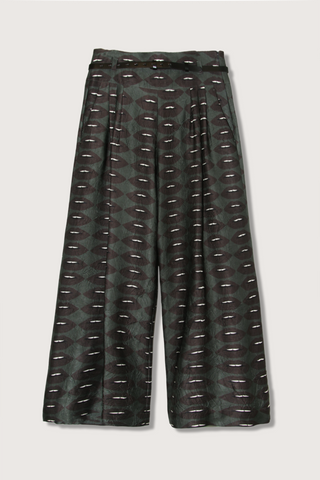 flat lay Temptation Pant shadow green Loose-fitting pleated culottes
Wide waistband with elastic at the back lip mouth print detachable belt