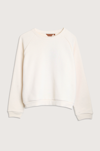 flat lay The Daily Sweat Shirt Ecru Piece dyed for a saturated hue that maintains it’s color
100% Japanese cotton terry
Preshrunk
Relaxed fit
Shrunken in length, relaxed in width
Bracelet length sleeves
Crewneck