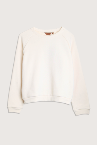 flat lay The Daily Sweat Shirt Ecru Piece dyed for a saturated hue that maintains it’s color
100% Japanese cotton terry
Preshrunk
Relaxed fit
Shrunken in length, relaxed in width
Bracelet length sleeves
Crewneck