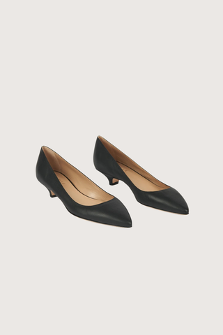 front profile The Kitty Point Heel  Black Kitten heel
Pointed toe
Leather sole
Anti slip rubber injection