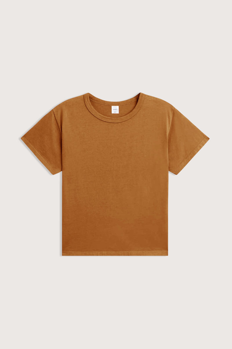 flat lay The Margo Tee Copper Classic, relaxed fit
Crewneck
short sleeve
100% Cotton