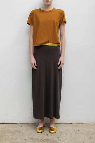 front profile model wearing The Margo Tee Copper Classic, relaxed fit
Crewneck
short sleeve
100% Cotton