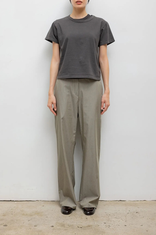 front profile model wearing The Margo Tee Slate grey Classic, relaxed fit
Crewneck
short sleeve
100% Cotton