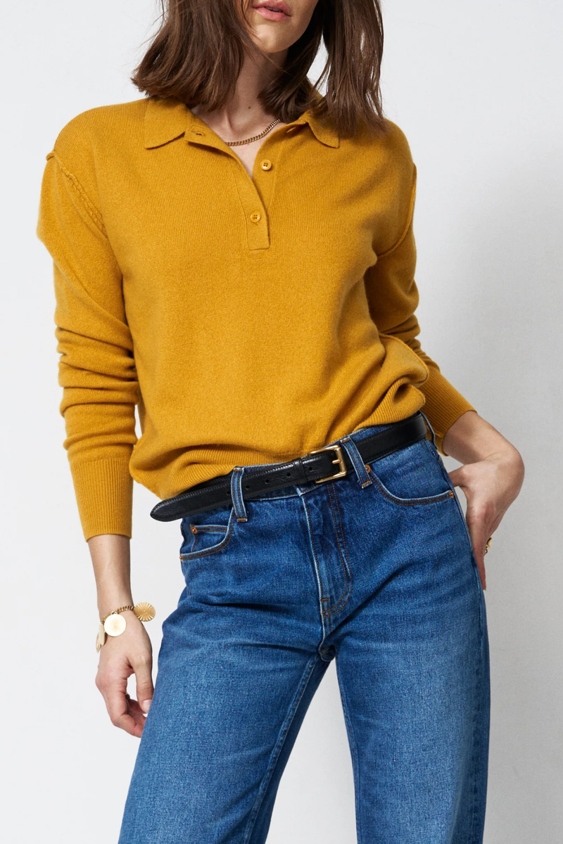 front profile model wearing The Polo Amber Rib knit collar
Skinny polo placket
12 gg 100% royal cashmere
regular fit