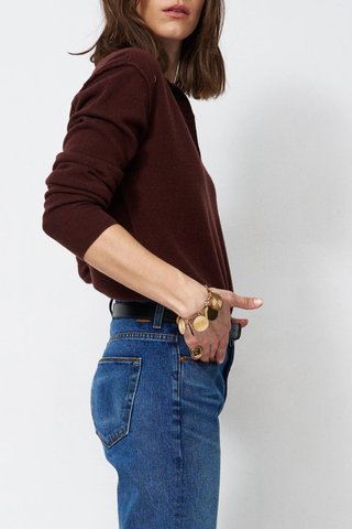 side profile model wearing The Polo Cinnamon Rib knit collar
Skinny polo placket
12 gg 100% royal cashmere
Regular fit