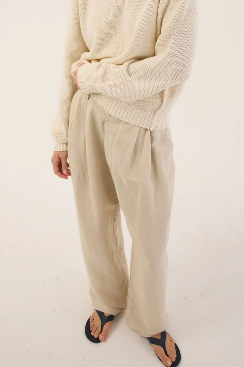 model wearing The San Diego Sandal Black Soft leather
, Opanka construction
Custom thin rubber sole
Italian lambskin leather
Thong strap style