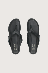 top profile The San Diego Sandal Black Soft leather
, Opanka construction
Custom thin rubber sole
Italian lambskin leather
Thong strap style