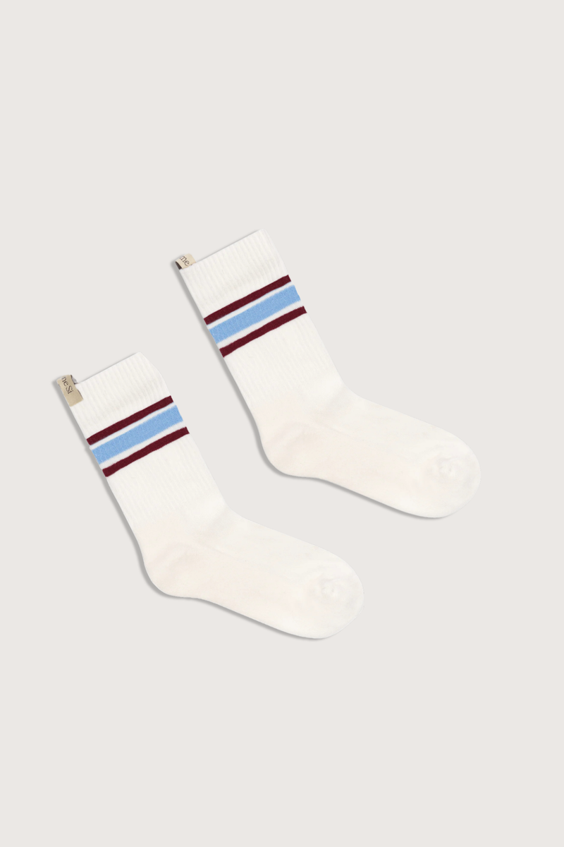 flat lay The Tube Sock - Egyptian Cotton Burgundy/Capri Bold stripes
Terry cushion footbed
Medium weight
Reinforced toe
Finished by hand with decorative logo ribbon