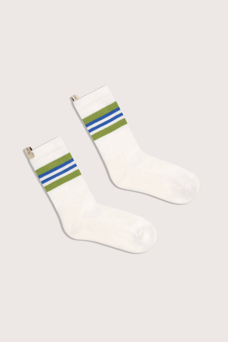 flat lay The Tube Sock - Egyptian Cotton Grass/Blue Bold stripes
Terry cushion footbed
Medium weight
Reinforced toe
Finished by hand with decorative logo ribbon