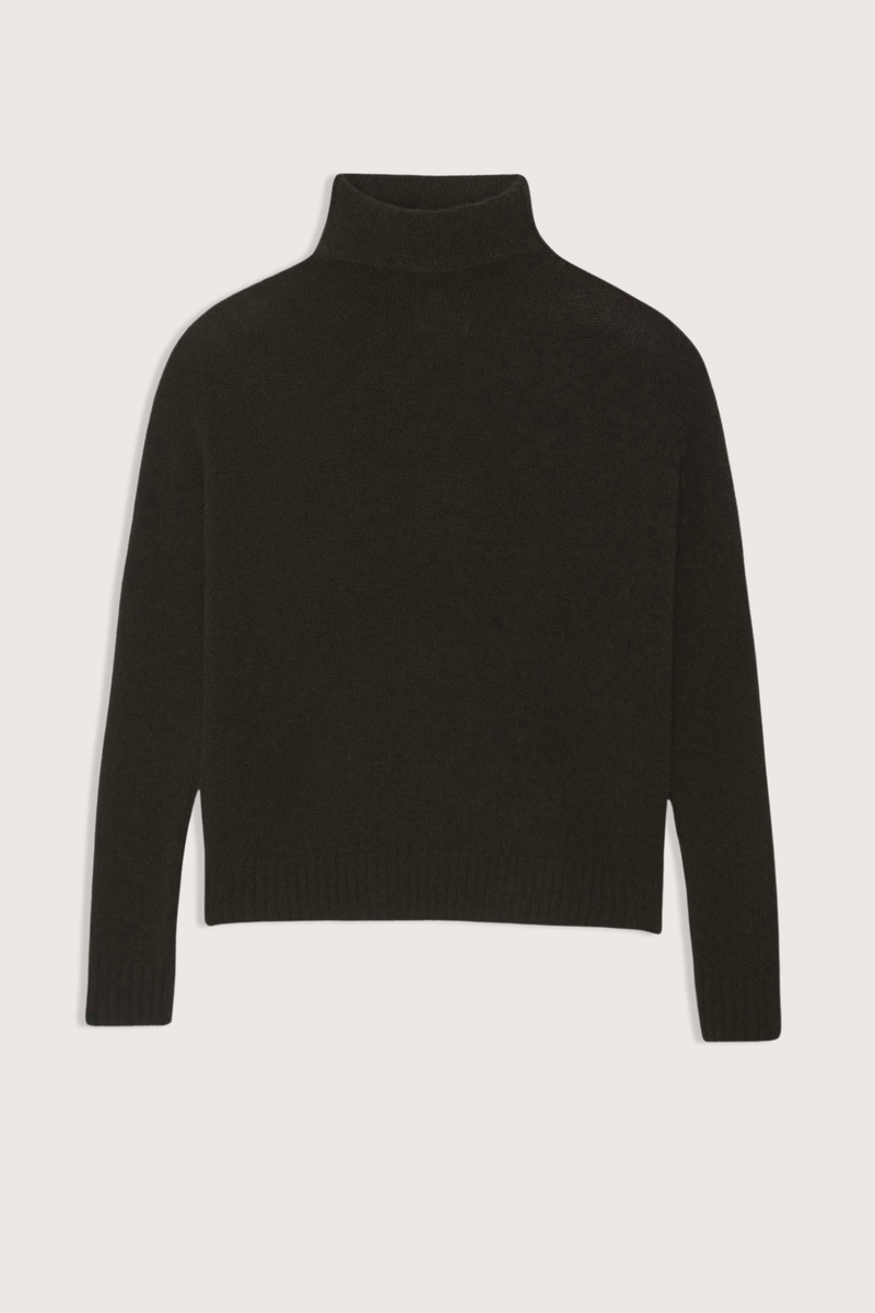 flat lay Tila T-Neck Cashmere Sweater Marron Sweater Funnel neck
Sweater Tila Marl Khaki
Oversized Fit
Composition: 100% cashmere
4 -ply loose tension jersey knitting
