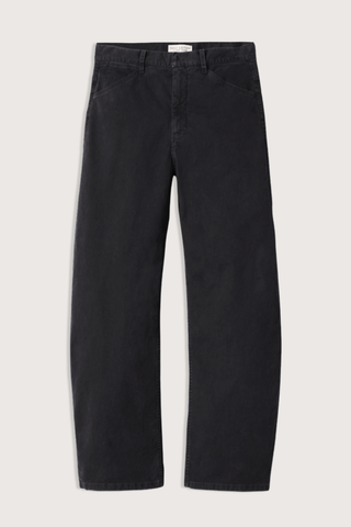 flat lay Tribeca Brushed Cotton carbon Mid-rise
Relaxed barrel leg
Italian brushed stretch twill cotton
Garment-dyed
Slant pockets
Back patch pockets
Coin pocket
Hidden hook-and-bar closure
Zip fly
Belt loops
98% Cotton, 2% Elastane