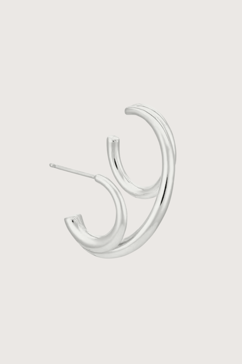 flat lay Triplet Single Earring - Left Silver Sold as a single "left" earring
Only for pierced ears
925 Rhodium Plated Sterling Silver