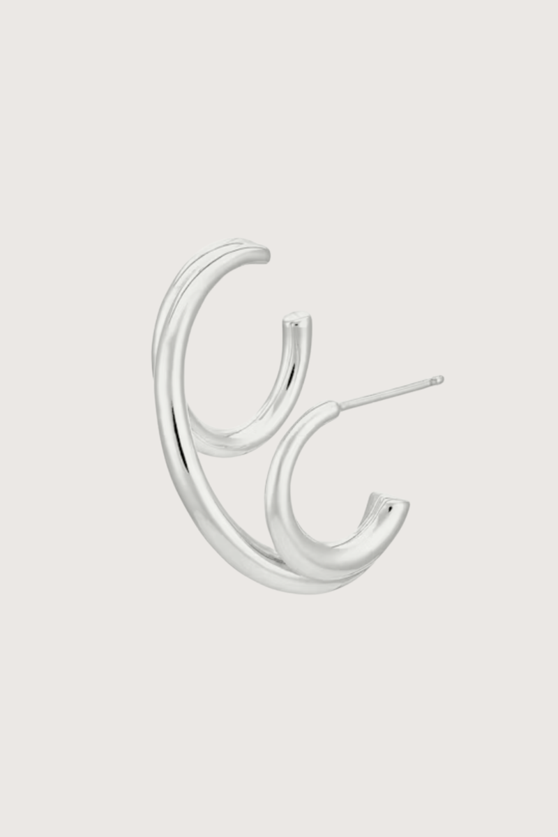 flat lay Triplet Single Earring - Right Silver Sold as a single "right" earring
Only for pierced ears
925 Rhodium Plated Sterling Silver