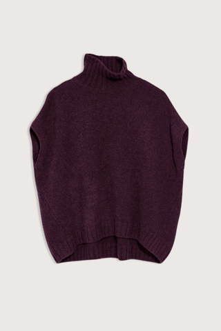 flat lay Turtle Neck Gilet Eggplant 100% Cashmere
Ribbed roll neck
Sleeveless
Falls slightly over shoulder
Falls below the waist
Loose fit
Rib trim hem