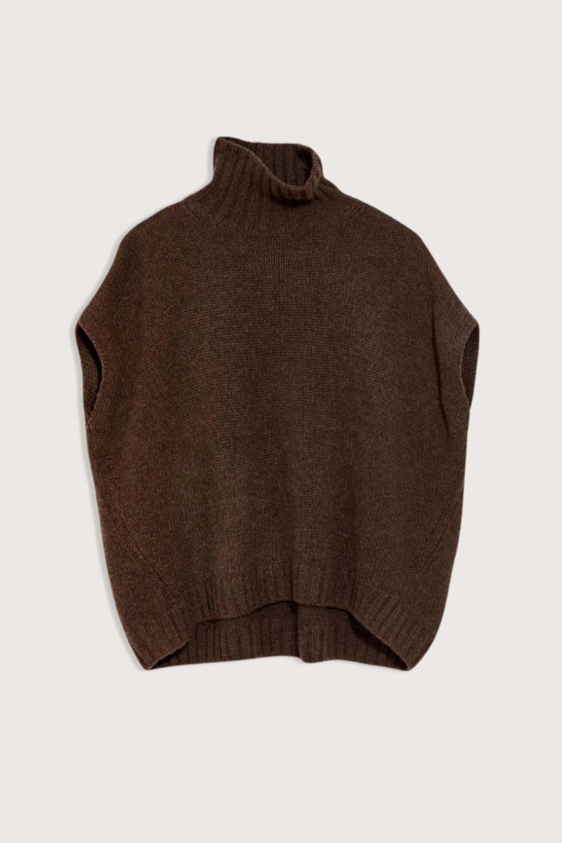flat lay Turtle Neck Gilet Truffle 100% Cashmere
Ribbed roll neck
Sleeveless
Falls slightly over shoulder
Falls below the waist
Loose fit
Rib trim hem