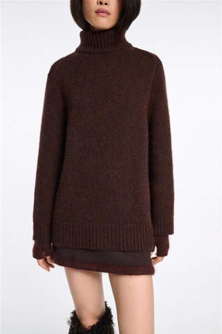 front profile model wearing Urban T-NK Favorites Sweater Dark Chocolate brown turtleneck long fit Double layer ribbed knit,
Shoulder seams angle to the front