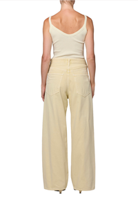 back profile model wearing Vana Fold Jean Lemon Fold-over detail at the waist
Classic five-pocket construction
Sculptural twist on a laid-back shape
Non stretch, weightless 100% cotton denim