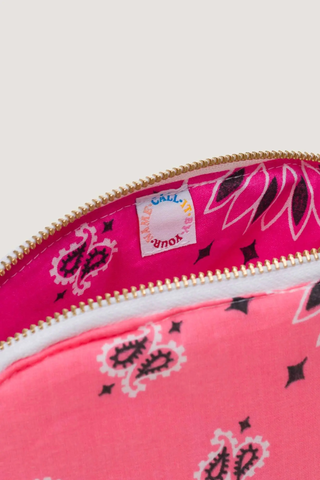 close up inside logo Vanity Small / embroidered Heart Strawberry / Fuchsia cotton bandana with zipper