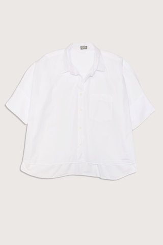 flat lay Vesper Oversized Shirt cotton white cropped boxy blouse
Crisp white cotton
Front pocket
Thoughtful short cuffed sleeve
Pleats and button detail