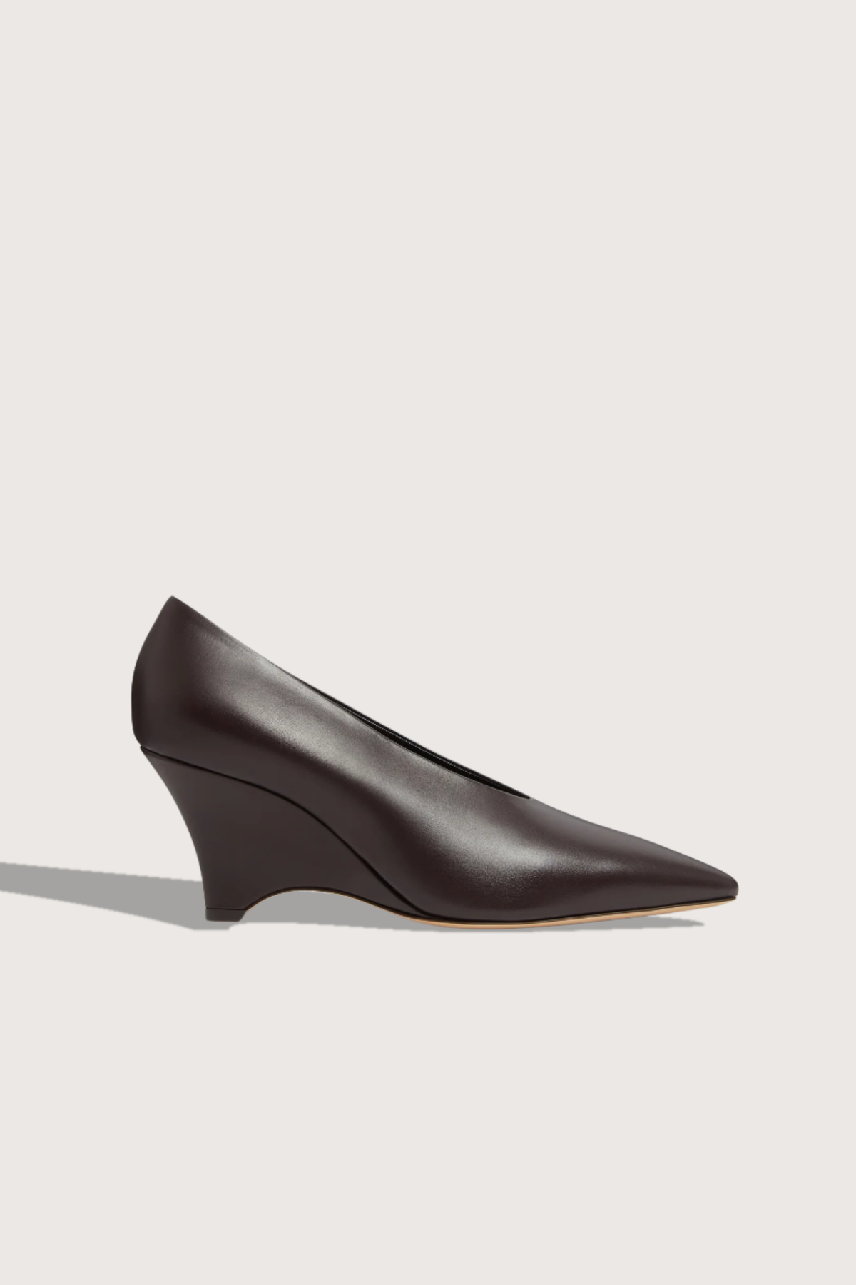 side profile Victoria Decolette leather Wedge heel plum Wedge style Pointy toe Deep V cut