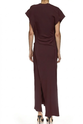 back profile model wearing Victoria Midi Dress Fluid Cady cinnabar red Fluid drape
v-neckline
Midi length
Asymmetric hem & sleeve
Side gathers
Back neck zip
50% Viscose 47% Acetate 3% Elastane