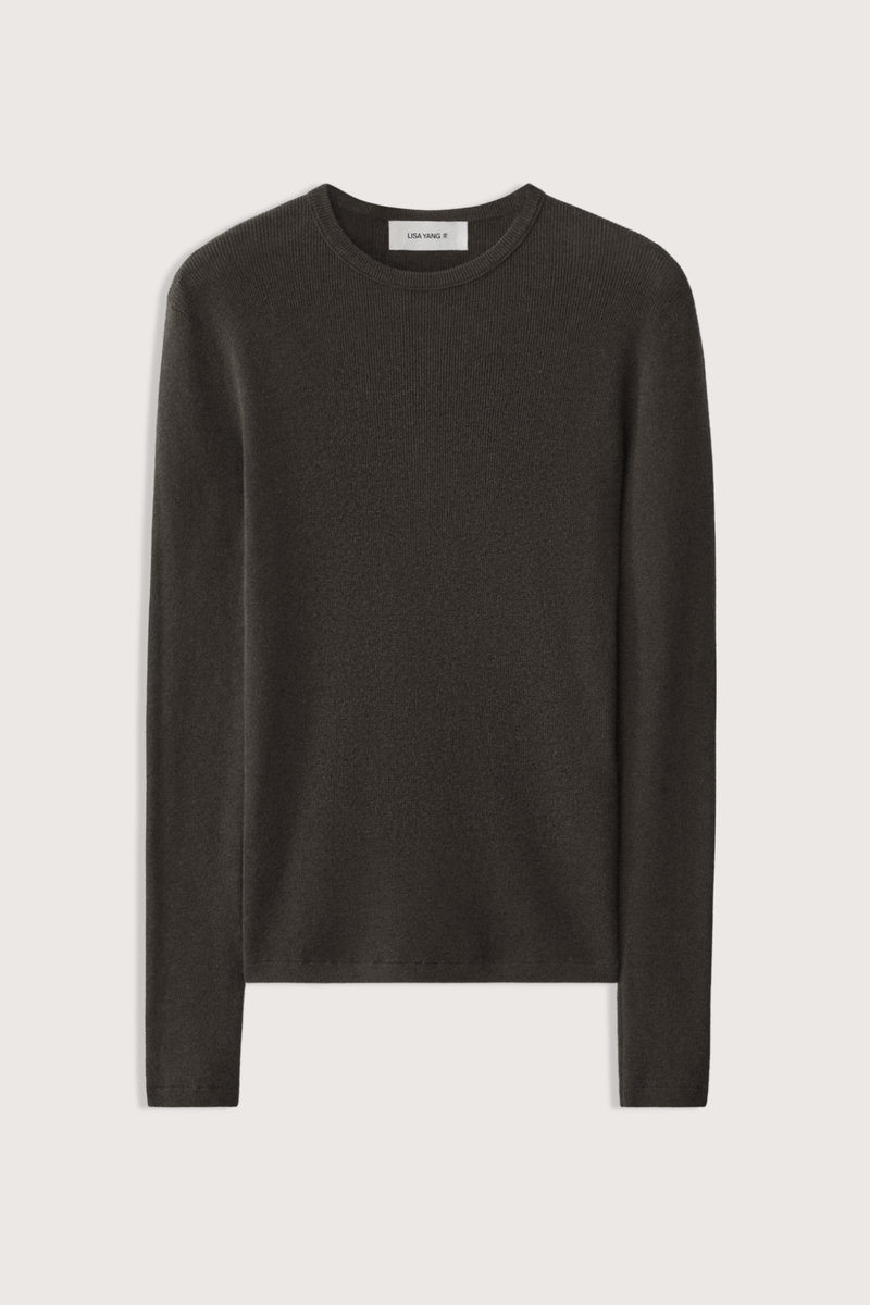 flat lay Vivian Long Sleeve Ribbed T-Shirt Walnut Knitted long-sleeve T-shirt
Fine single rib knit cashmere blended with cotton
Fitted, hip-length silhouette
Round neck
Full-length sleeves
Straight hem
70% Cotton, 30% Cashmere